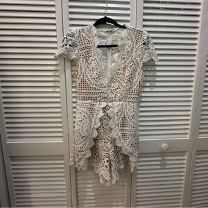 Intermix white deep neck plunge lace detail romper in size‎ small